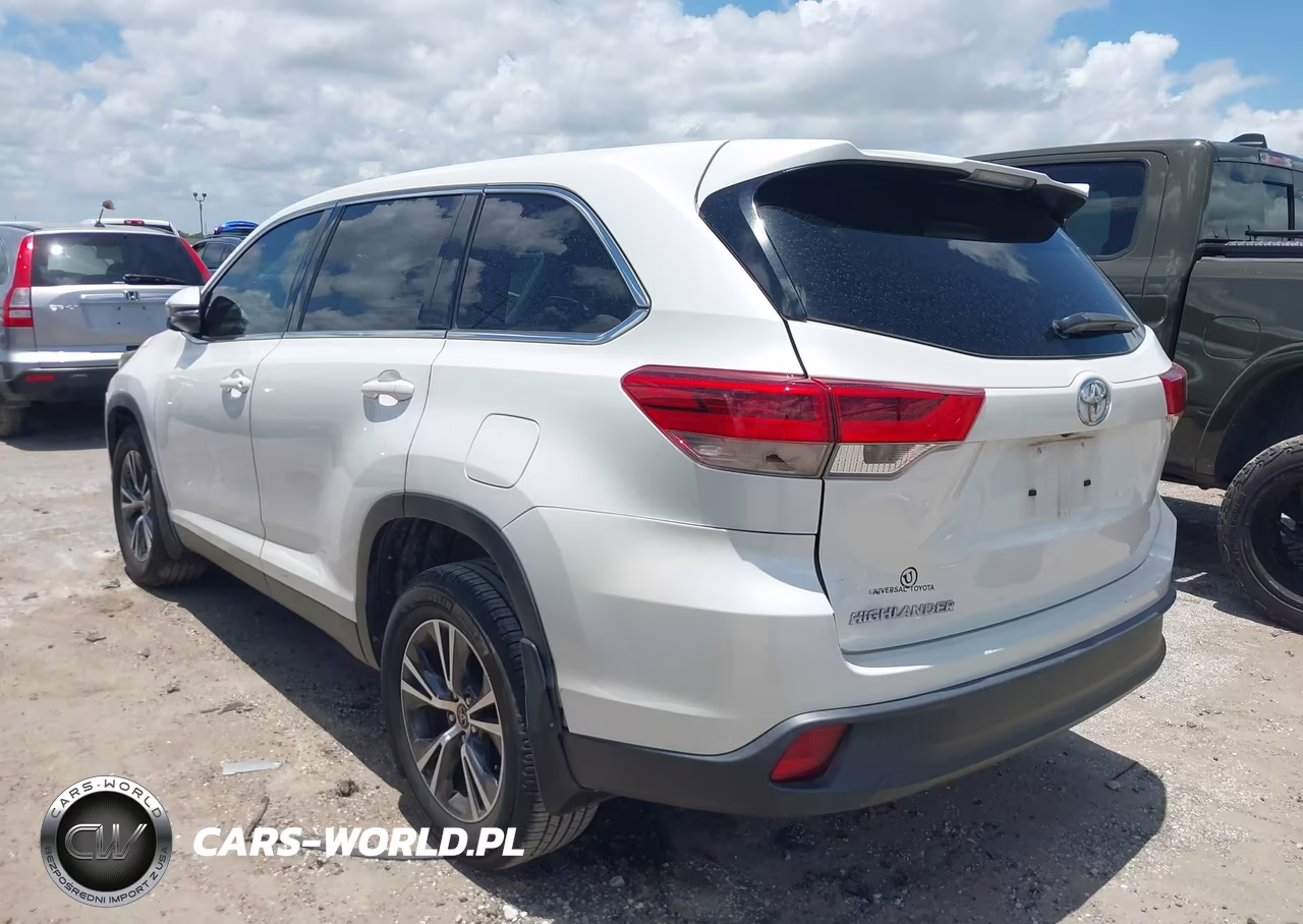 2019 Toyota Highlander Le VIN:5TDZARFH9KS047713 - 3