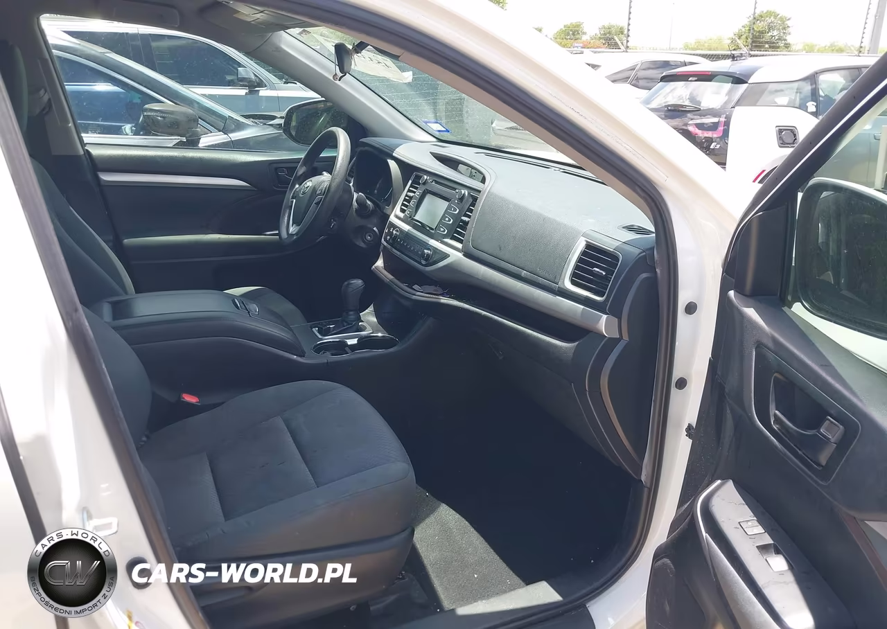 2019 Toyota Highlander Le VIN:5TDZARFH9KS047713 - 5