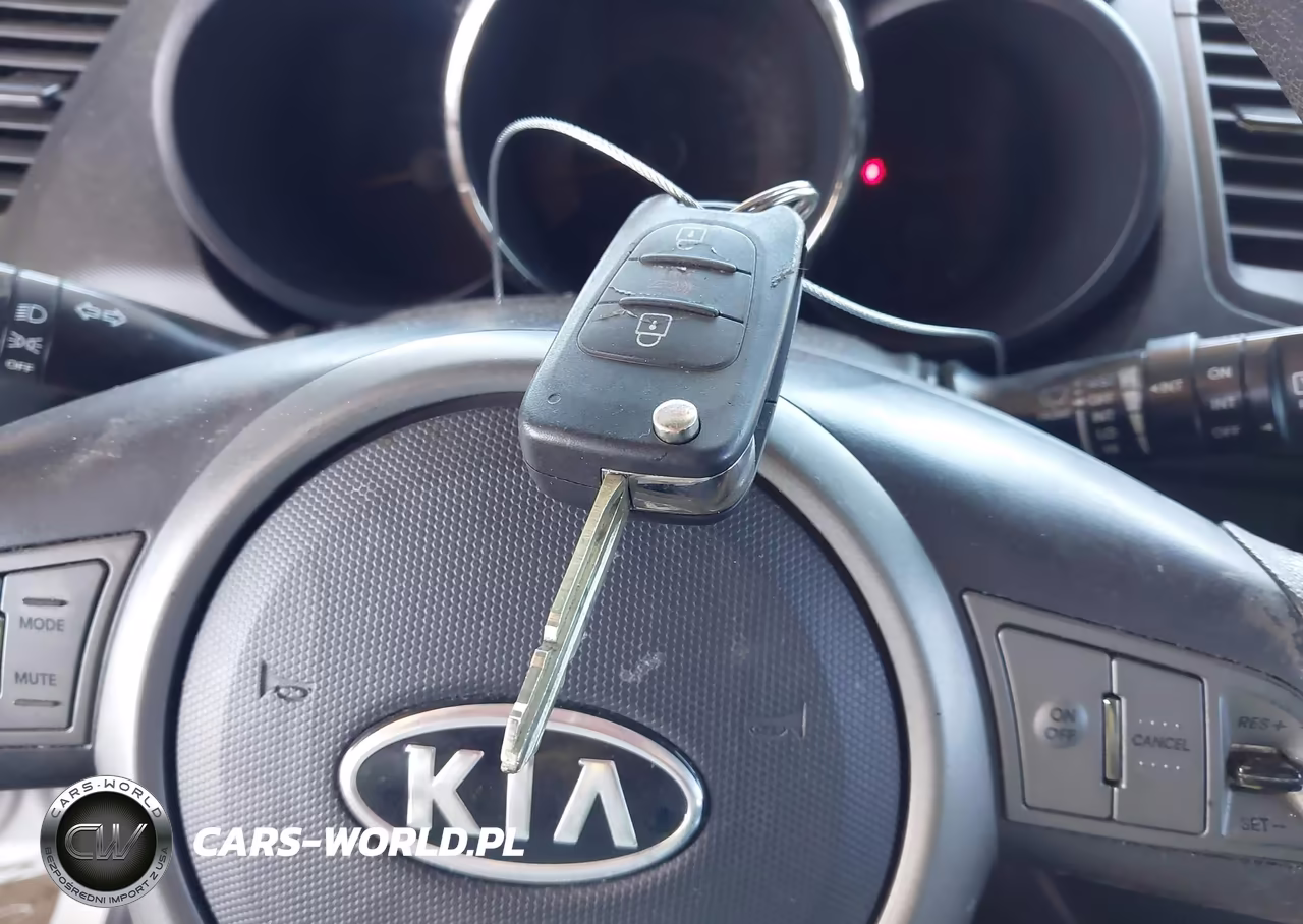 2011 Kia Soul + VIN:KNDJT2A24B7340351 - 11