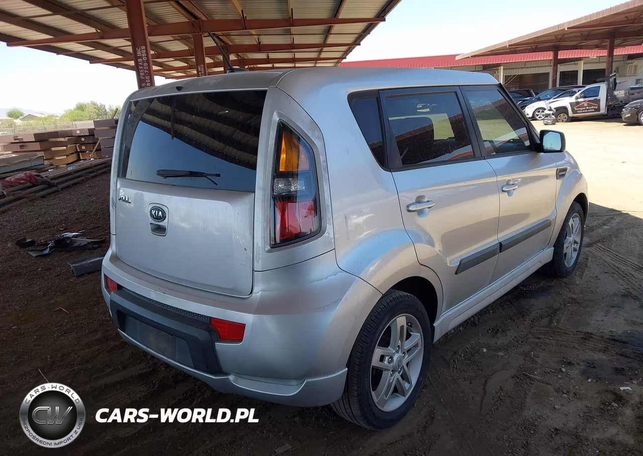 2011 Kia Soul + VIN:KNDJT2A24B7340351 - 4