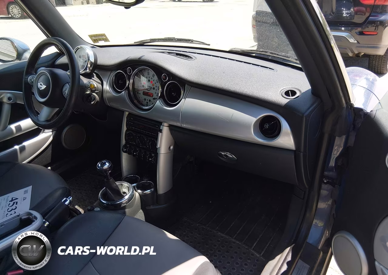 2005 Mini Cooper VIN:WMWRF33575TF63633 - 5
