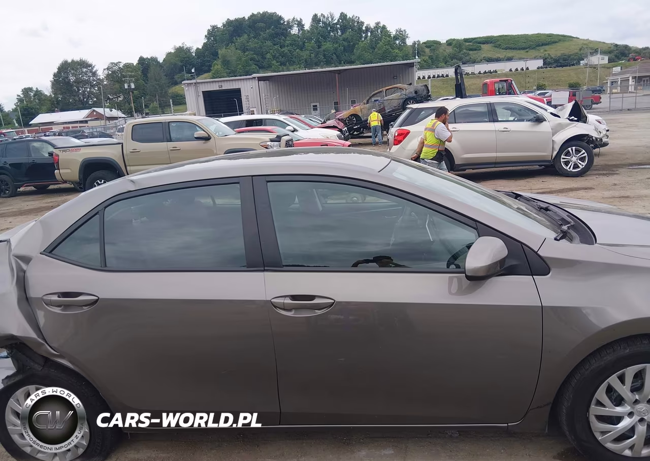 2019 Toyota Corolla Le VIN:2T1BURHE7KC234985 - 14