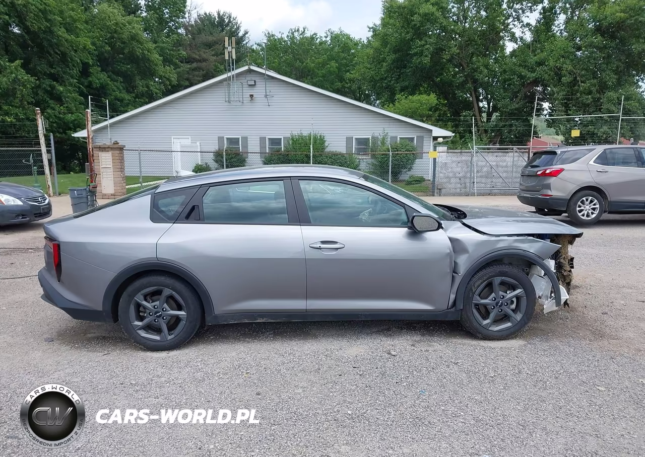 2025 Kia K4 Lxs VIN:3KPFT4DE2SE065926 - 14
