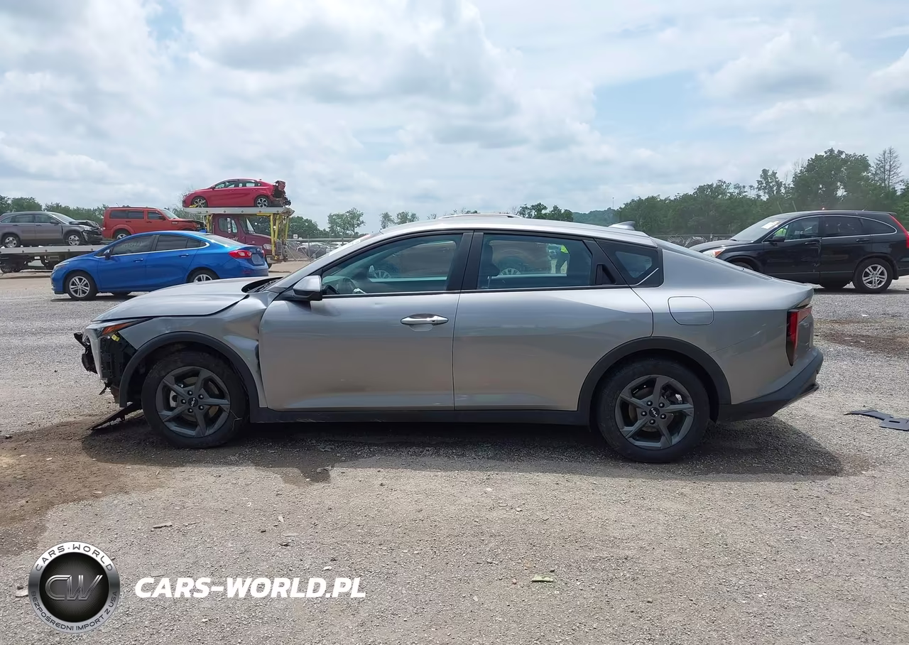 2025 Kia K4 Lxs VIN:3KPFT4DE2SE065926 - 15