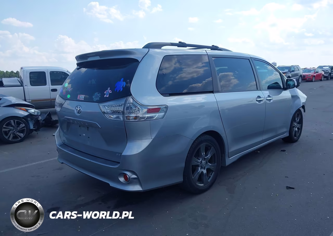 2017 Toyota Sienna Se 8 Passenger VIN:5TDXZ3DC4HS768227 - 4