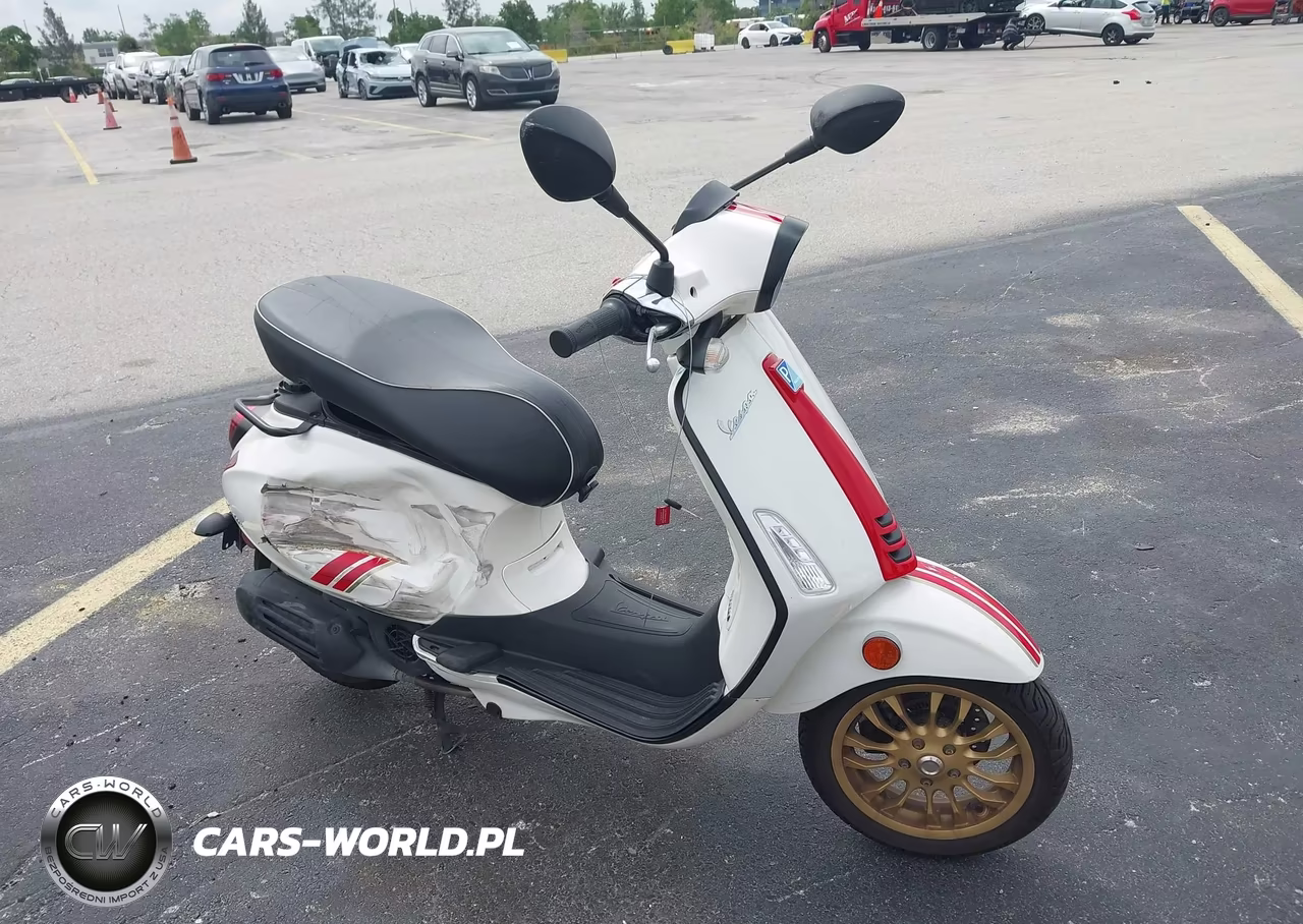 2022 Vespa Primavera-Sprint 150 – zdjęcie 1 z 15