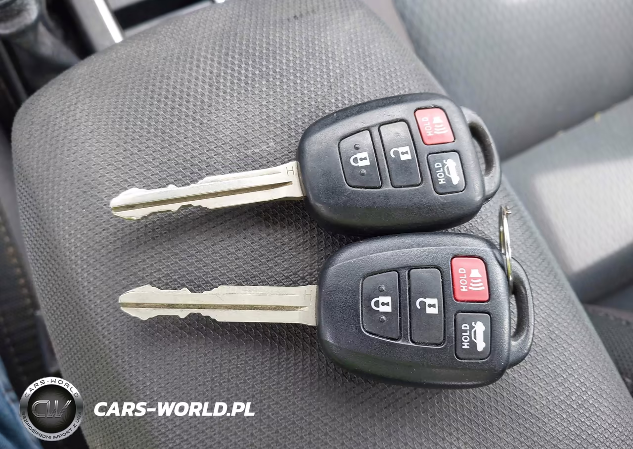 2017 Toyota Corolla Le VIN:2T1BURHE5HC845512 - 11