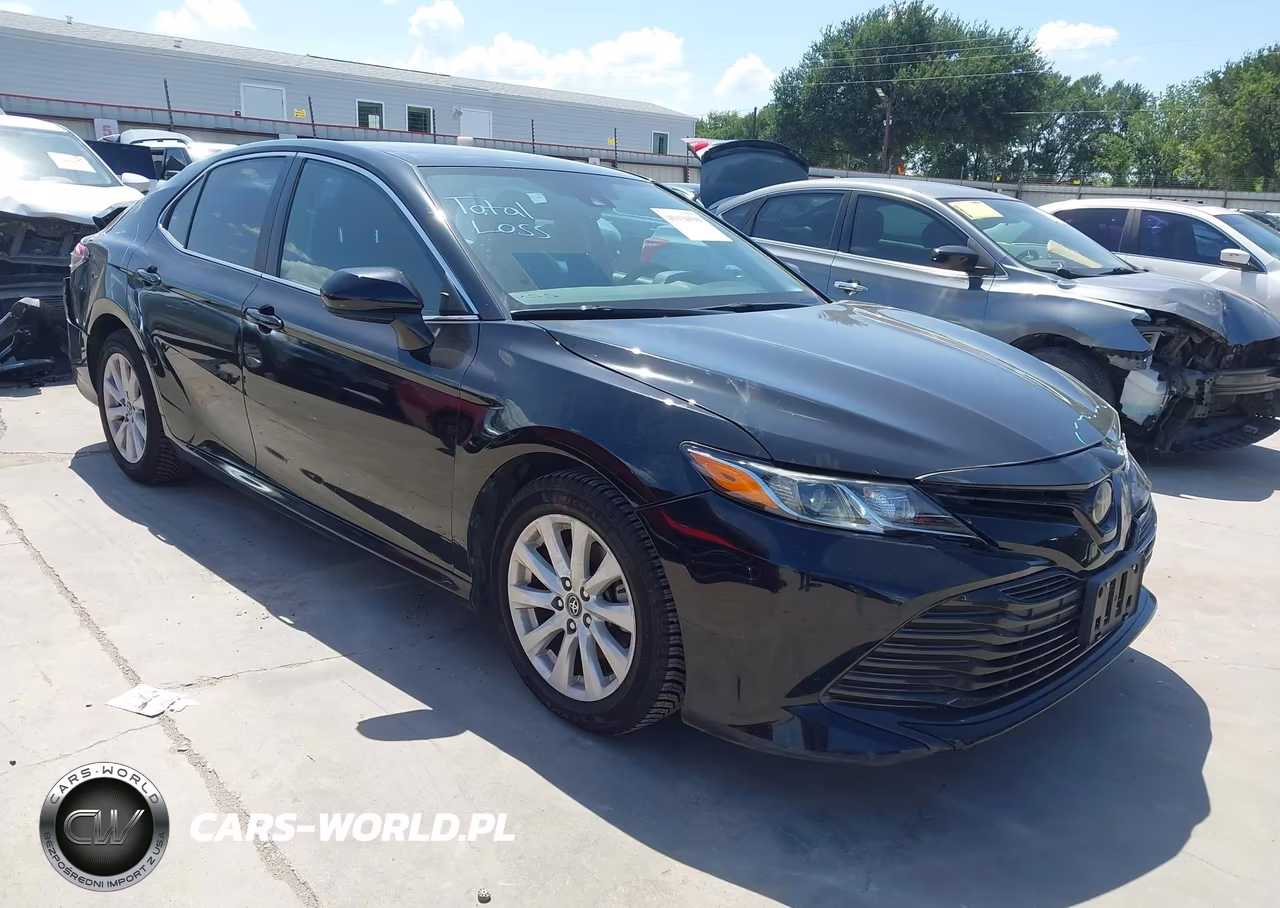 2020 Toyota Camry Le – zdjęcie 1 z 21