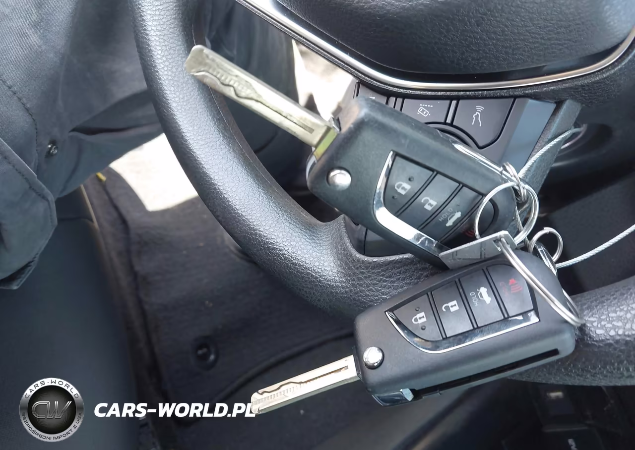 2020 Toyota Camry Le VIN:4T1C11AK7LU894992 - 11