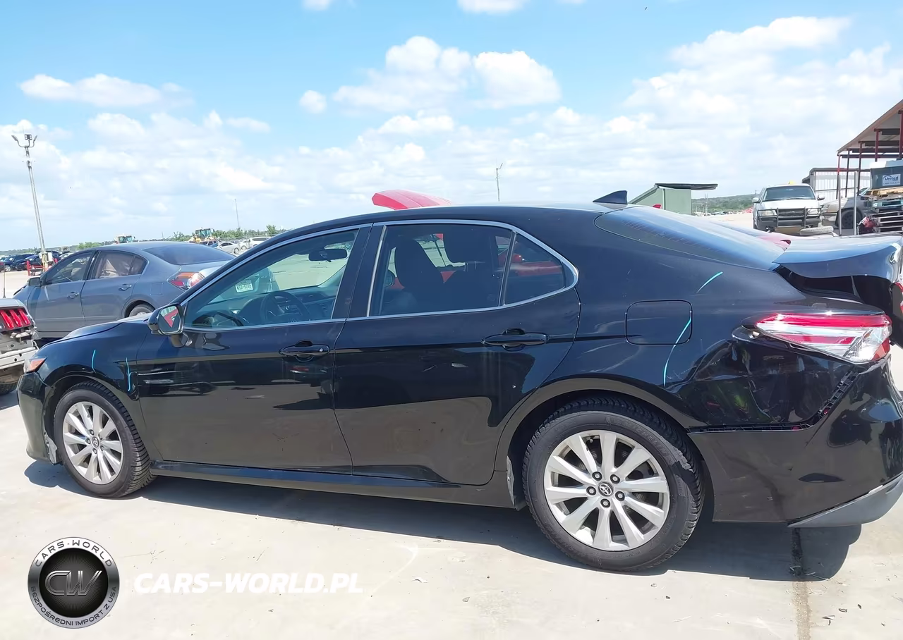 2020 Toyota Camry Le VIN:4T1C11AK7LU894992 - 14