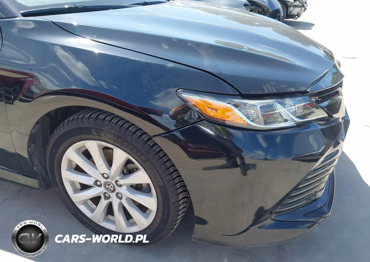2020 Toyota Camry Le VIN:4T1C11AK7LU894992 - 21
