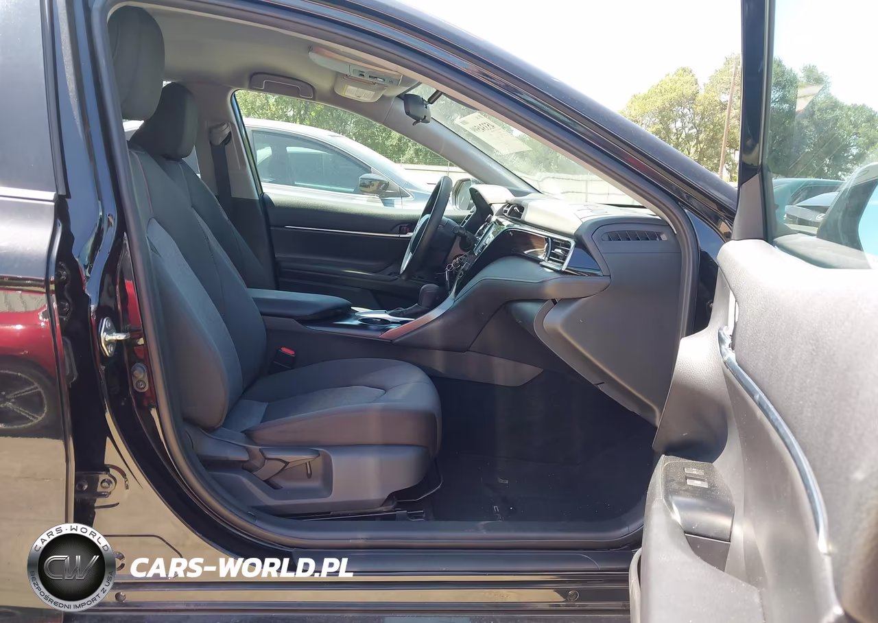 2020 Toyota Camry Le VIN:4T1C11AK7LU894992 - 5