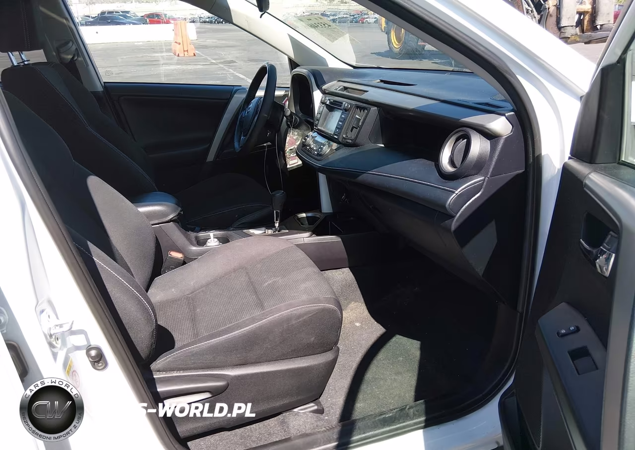 2018 Toyota Rav4 Xle VIN:2T3WFREV9JW458473 - 5