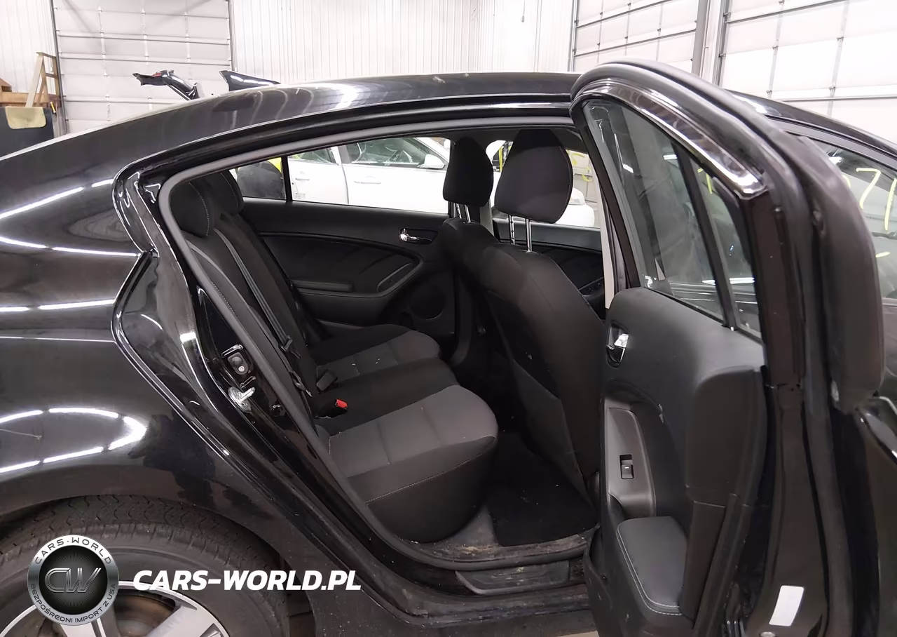 2018 Kia Forte S VIN:3KPFL4A70JE213771 - 8