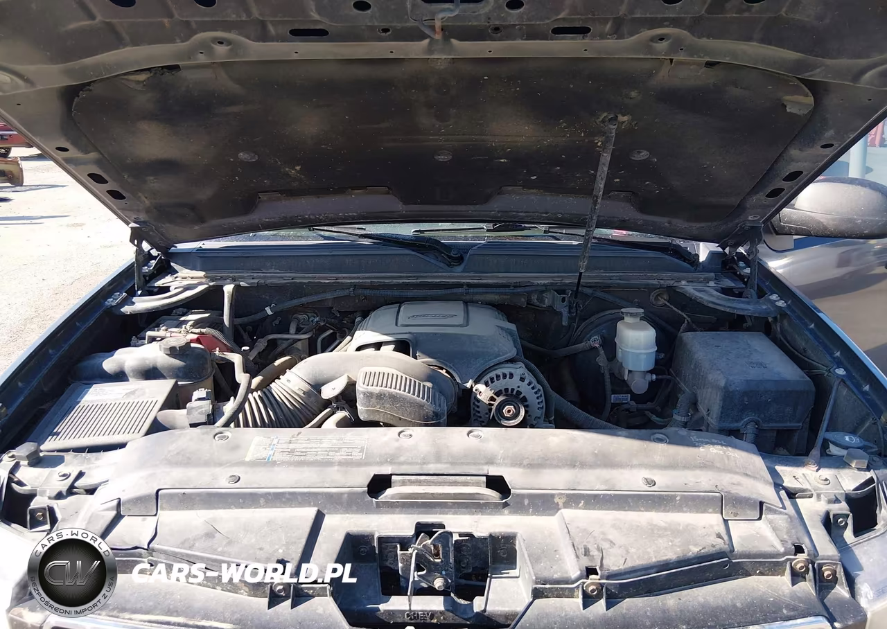 2010 Chevrolet Suburban 1500 Ls VIN:1GNUKHE34AR240377 - 10