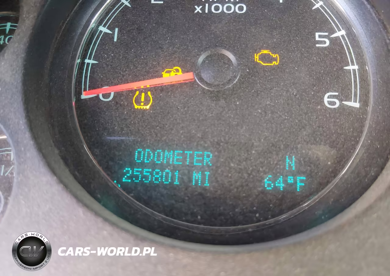 2010 Chevrolet Suburban 1500 Ls VIN:1GNUKHE34AR240377 - 15