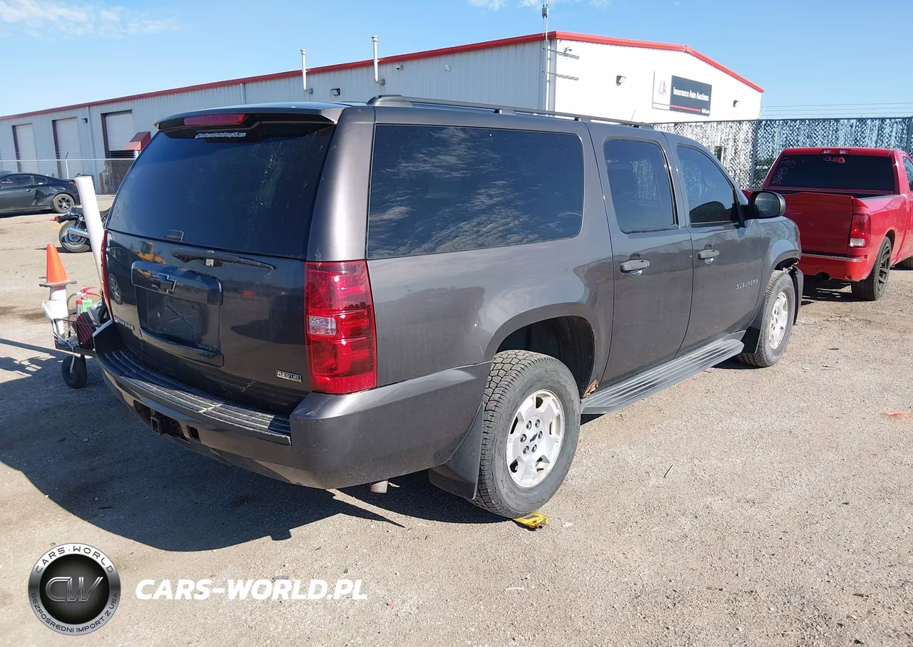 2010 Chevrolet Suburban 1500 Ls VIN:1GNUKHE34AR240377 - 4