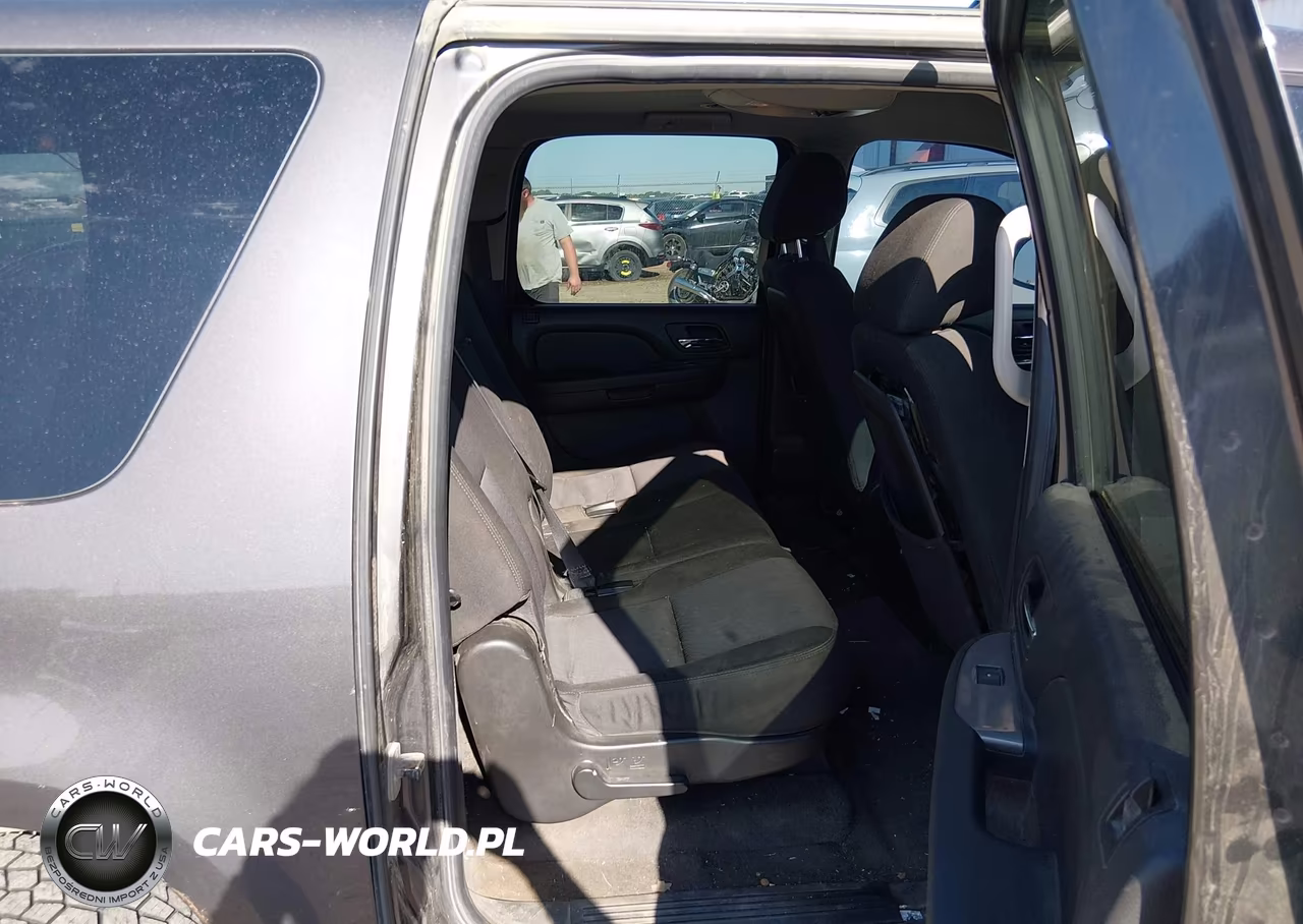 2010 Chevrolet Suburban 1500 Ls VIN:1GNUKHE34AR240377 - 8