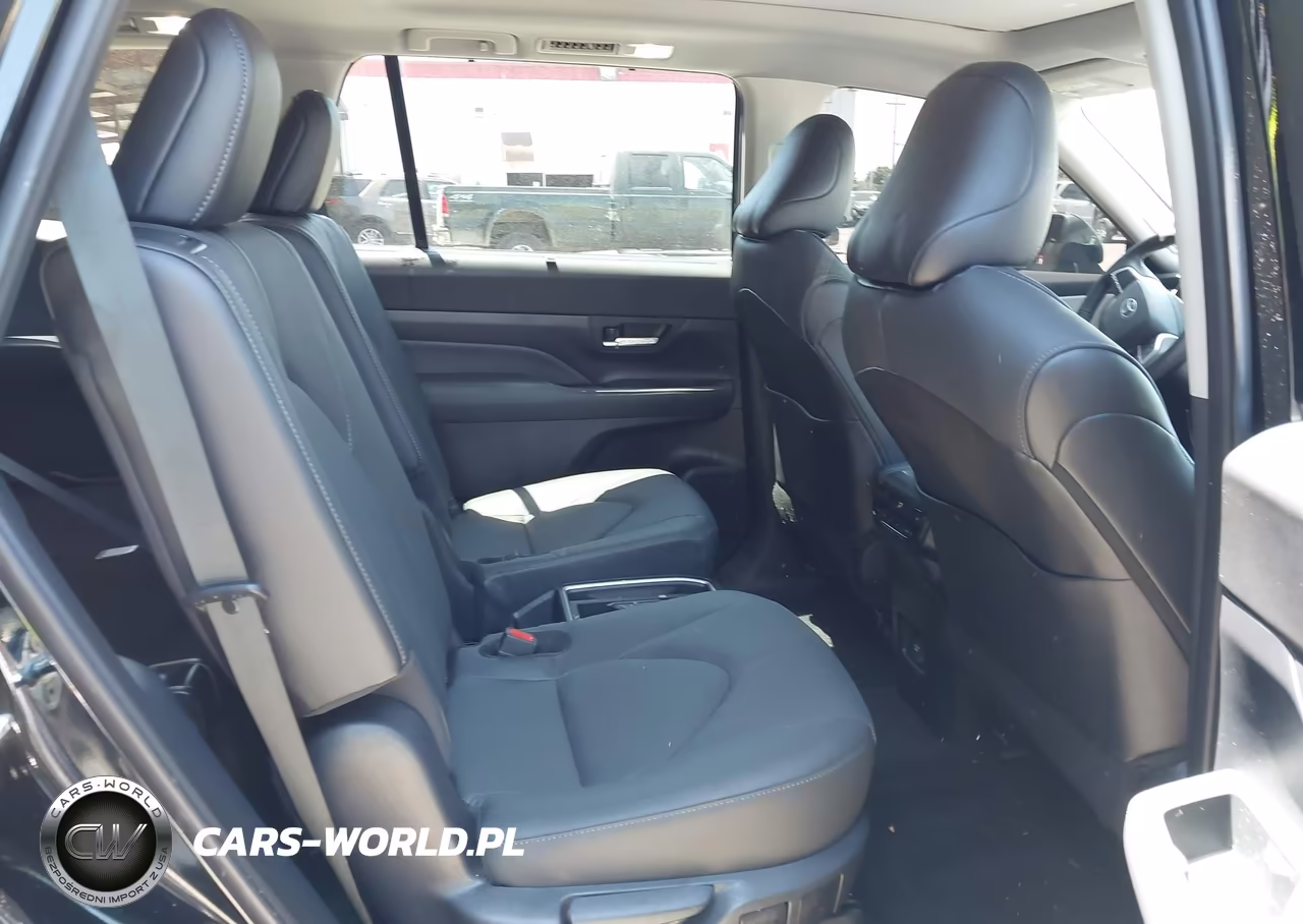 2026 Toyota Grand Highlander Limited VIN:5TDAAAB57TS108682 - 8