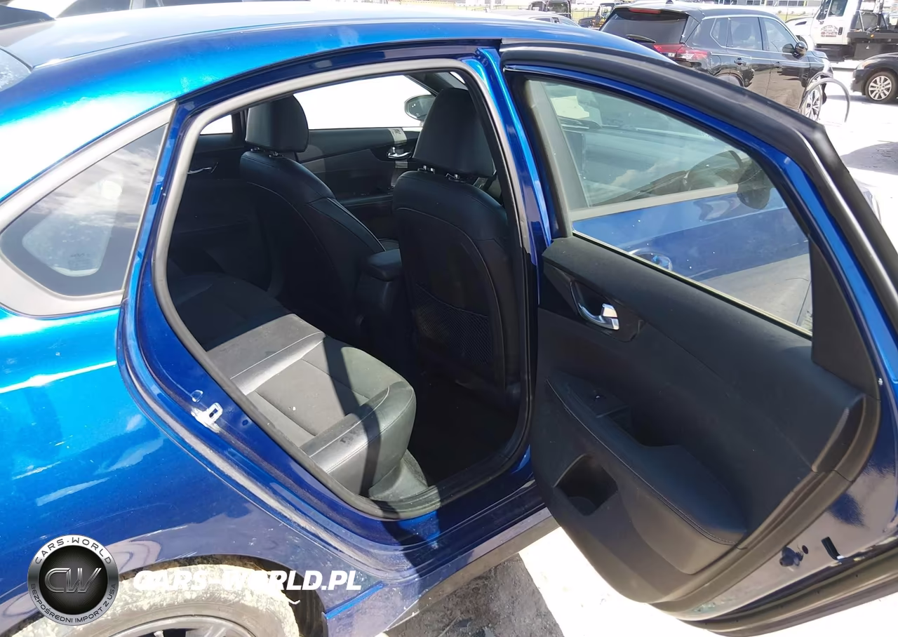 2021 Kia Forte Gt-Line VIN:3KPF34AD1ME404576 - 8