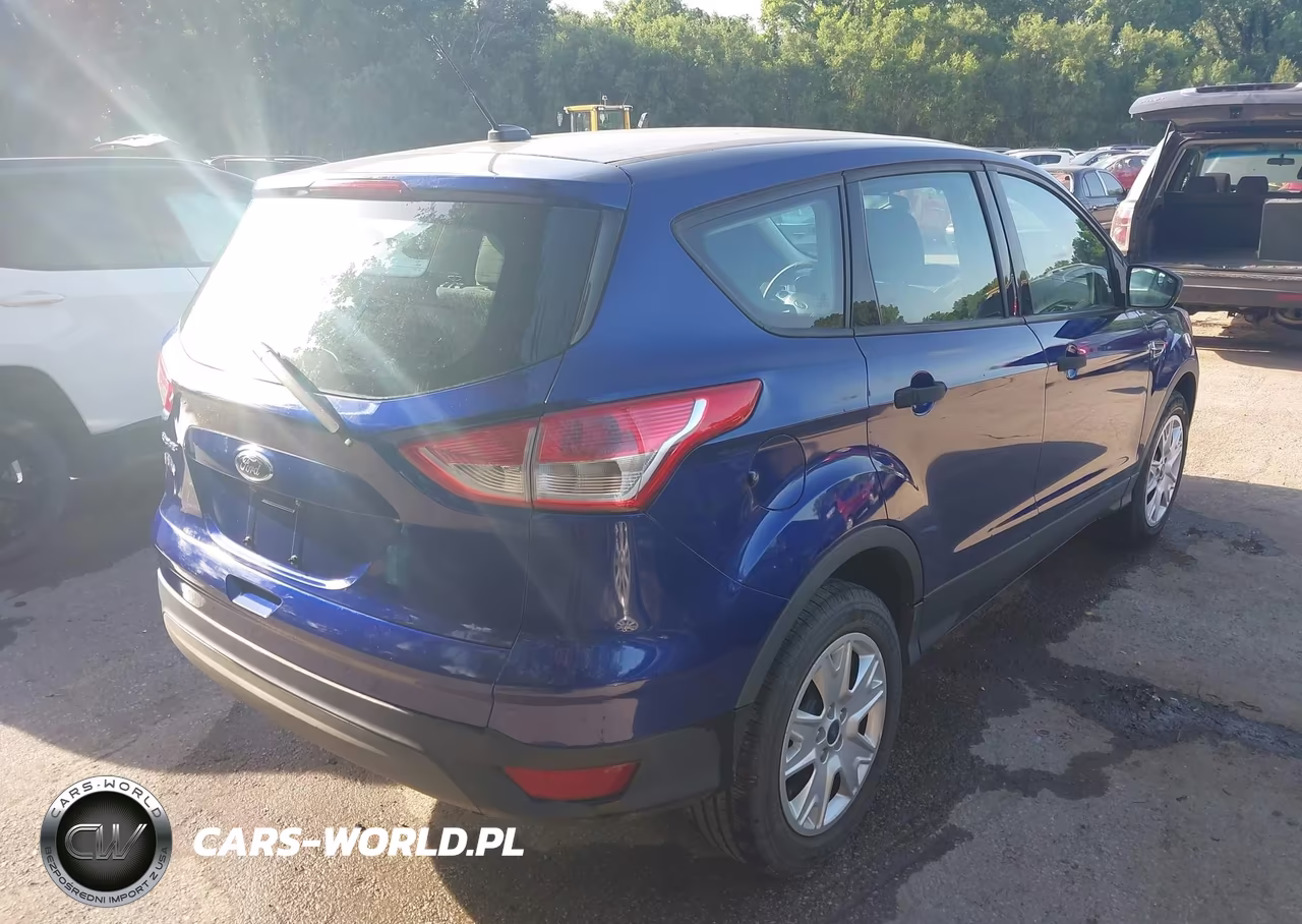 2013 Ford Escape S VIN:1FMCU0F76DUD38261 - 4