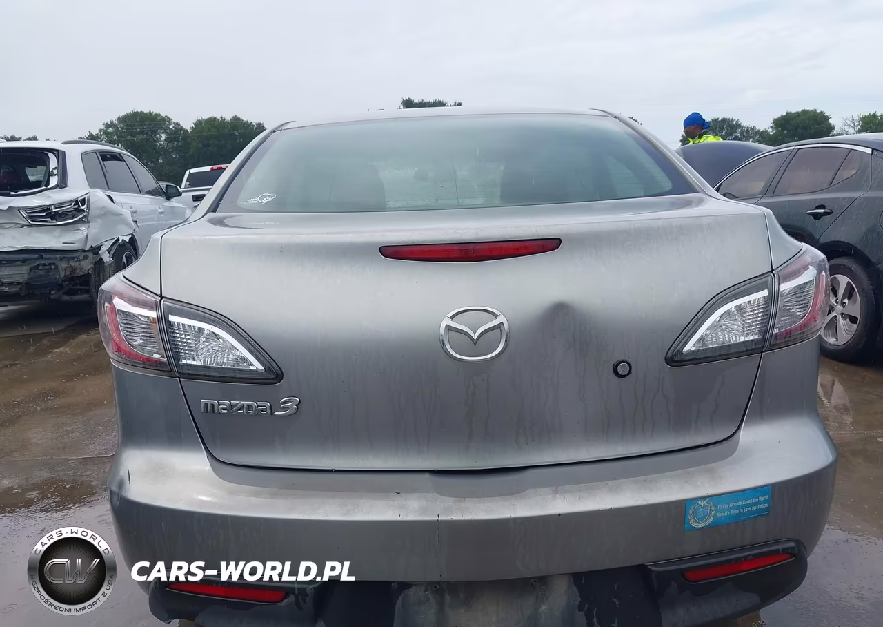 2011 Mazda Mazda3 I Sport VIN:JM1BL1UFXB1496037 - 16