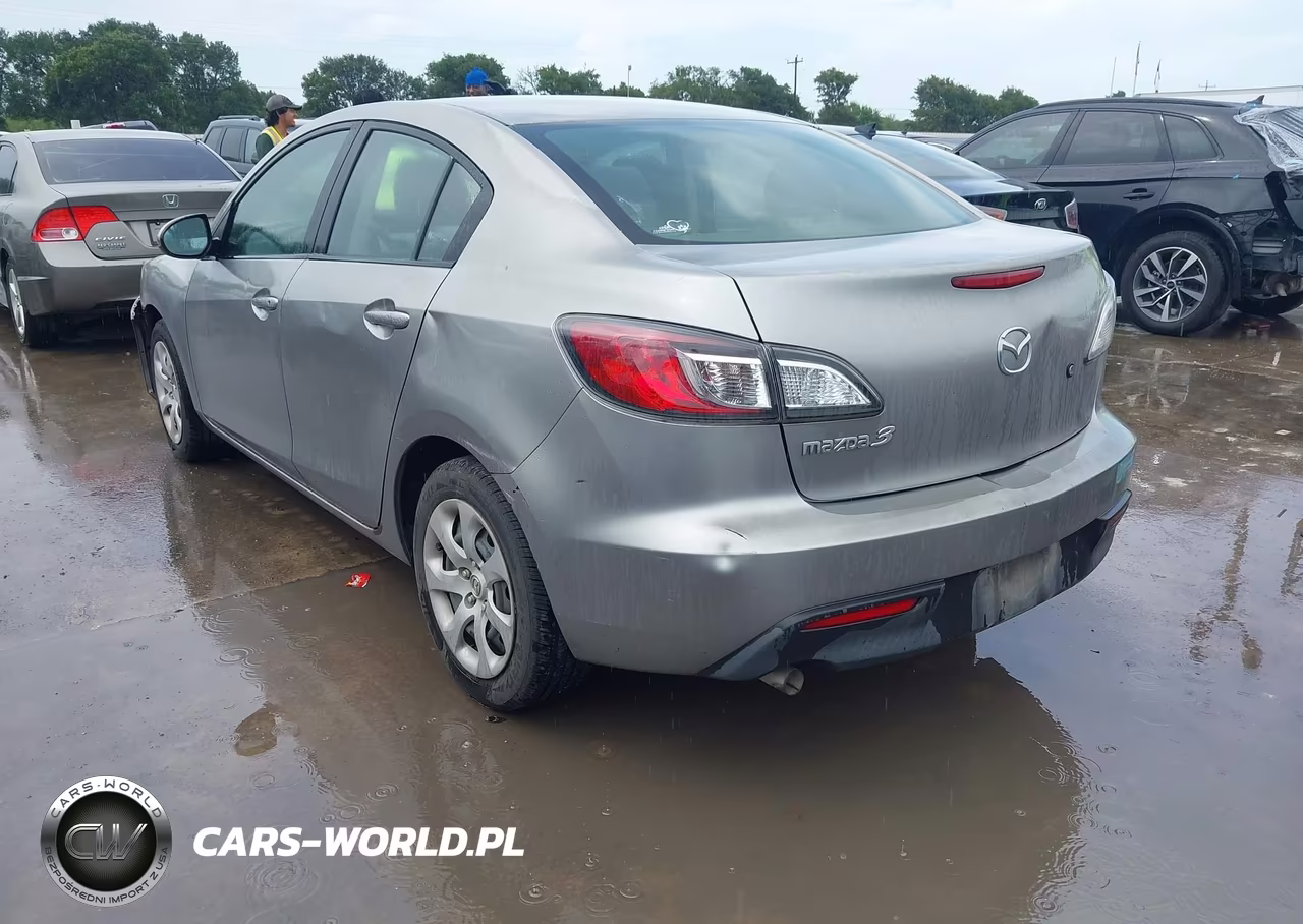 2011 Mazda Mazda3 I Sport VIN:JM1BL1UFXB1496037 - 3