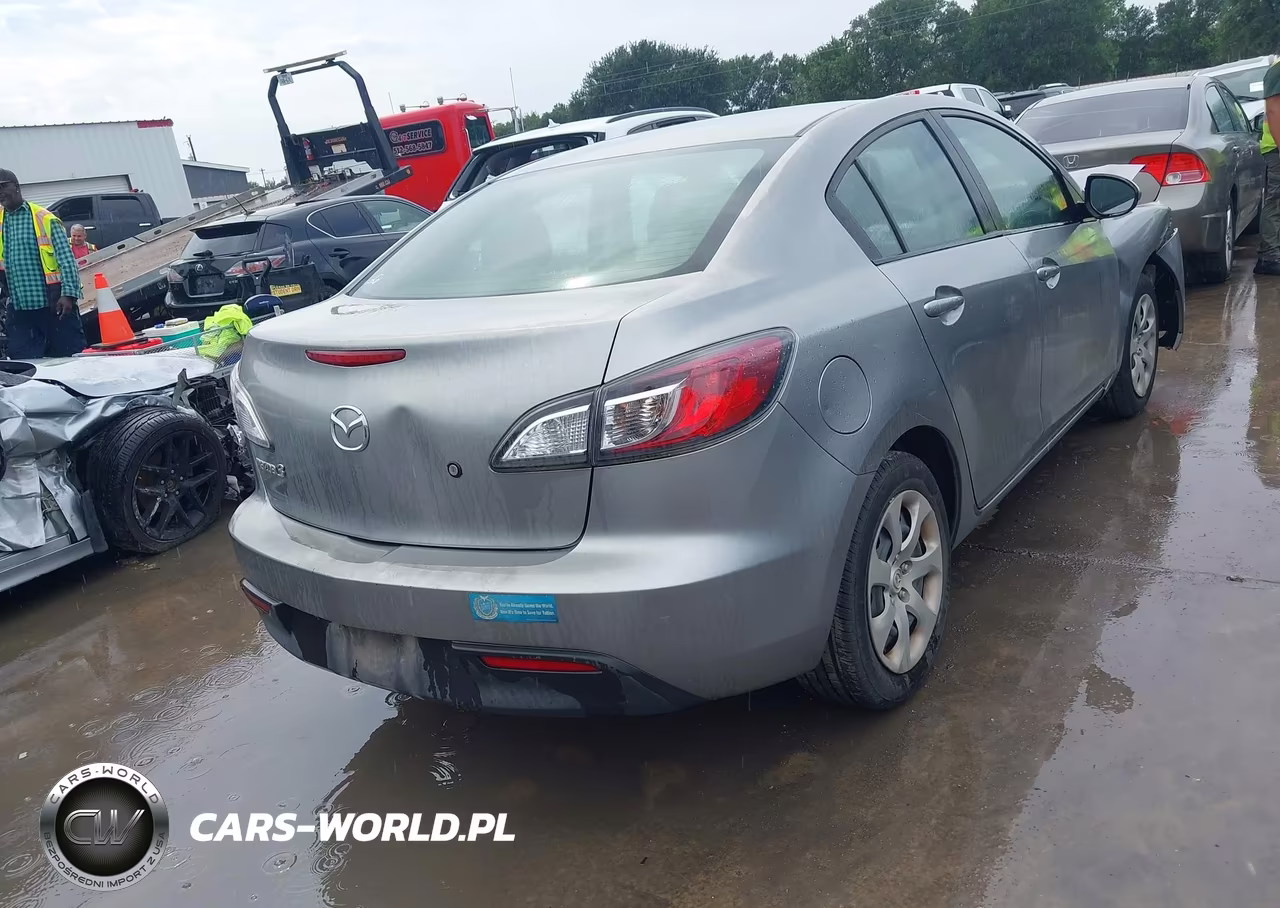 2011 Mazda Mazda3 I Sport VIN:JM1BL1UFXB1496037 - 4