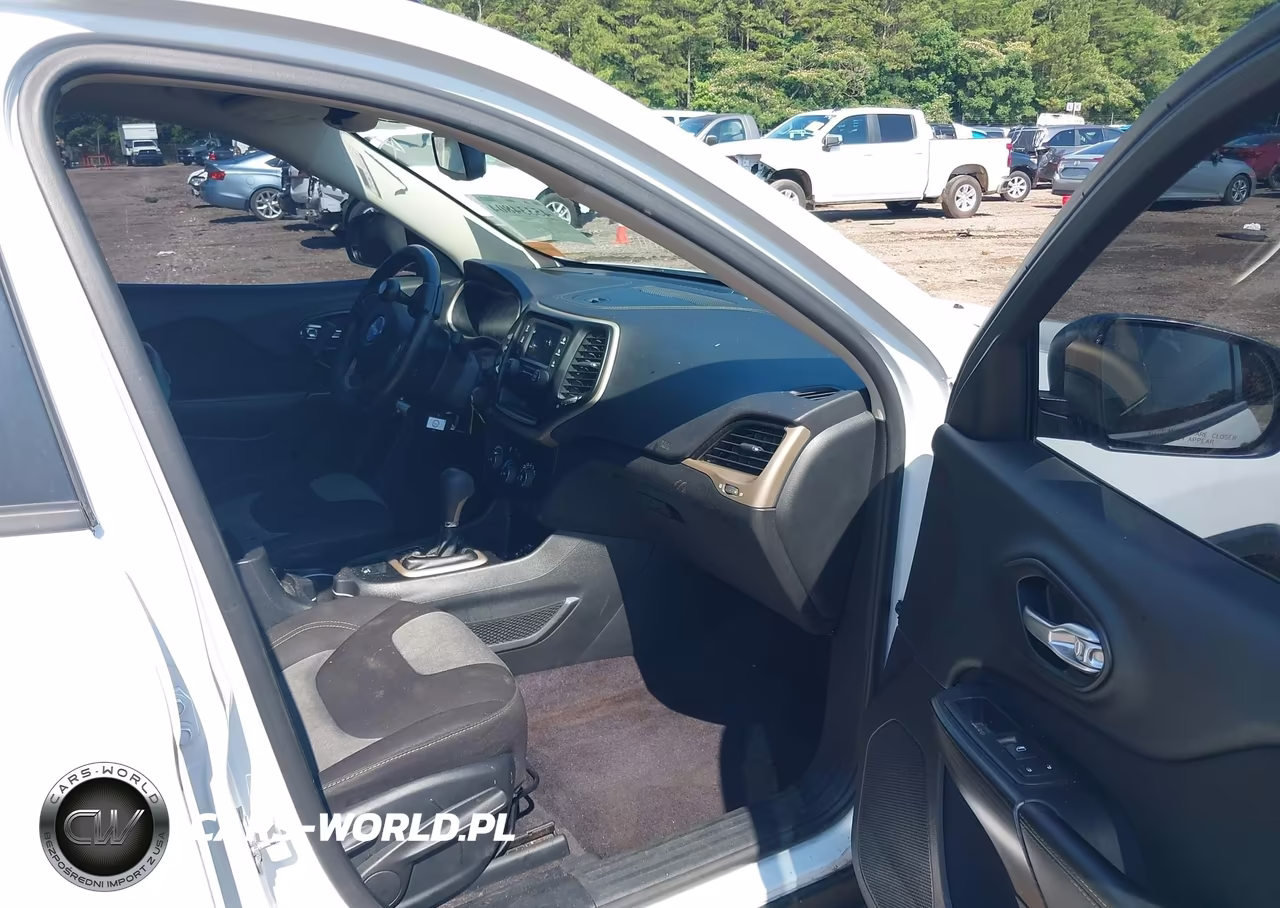 2017 Jeep Cherokee Altitude Fwd VIN:1C4PJLAB2HW549107 - 5