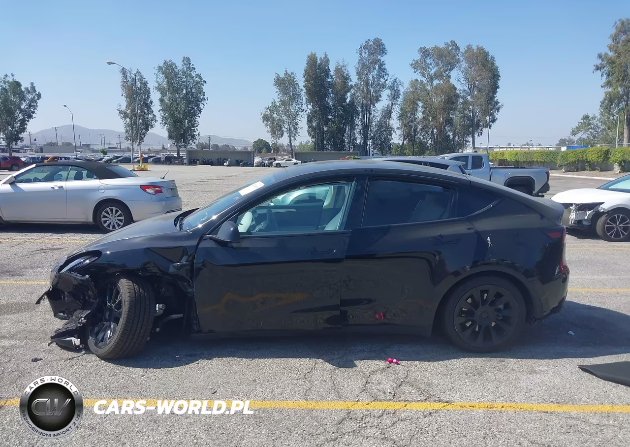 2023 Tesla Model Y Awd-Long Range Dual Motor All-Wheel Drive VIN:7SAYGDEE1PF623734 - 14