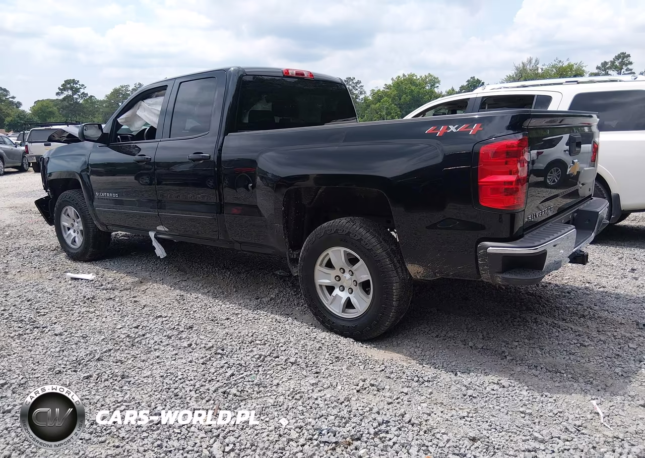 2018 Chevrolet Silverado 1500 Lt VIN:1GCVKREC5JZ360398 - 3