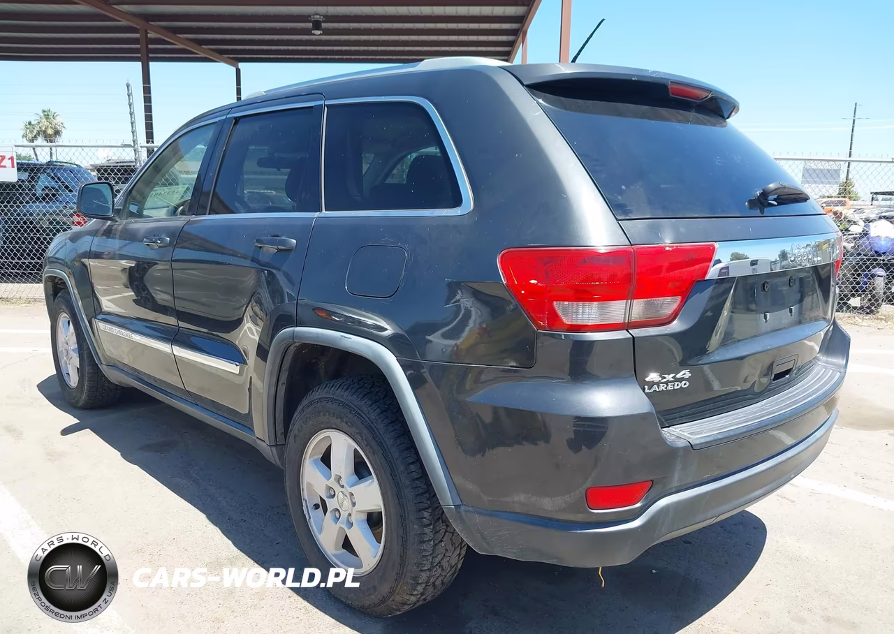 2011 Jeep Grand Cherokee Laredo VIN:1J4RR4GG4BC654650 - 3