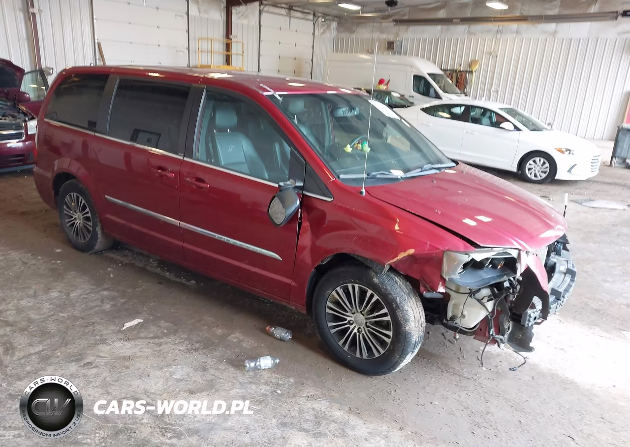 2014 Chrysler Town & Country S – zdjęcie 1 z 11