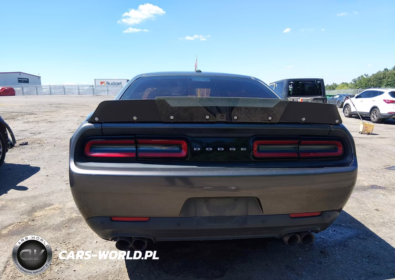 2019 Dodge Challenger R-T VIN:2C3CDZBT3KH573832 - 16