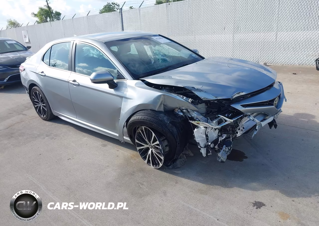2020 Toyota Camry Se – zdjęcie 1 z 17
