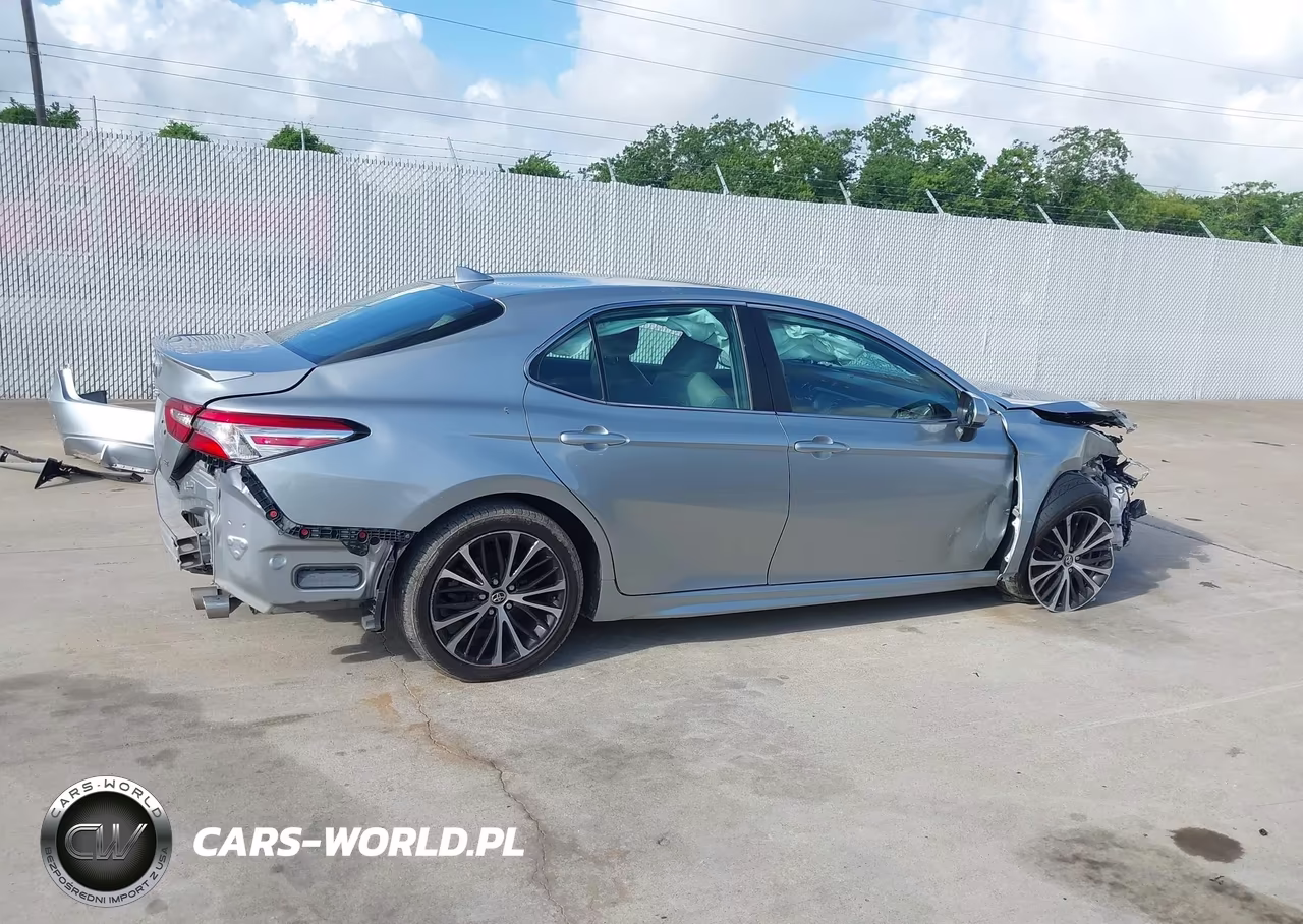2020 Toyota Camry Se VIN:4T1G11AK0LU306884 - 13