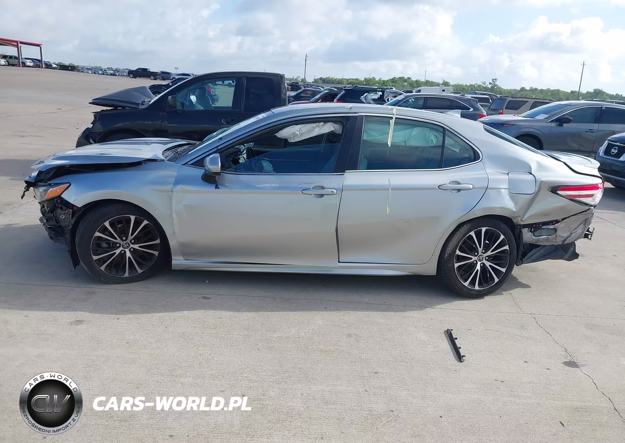 2020 Toyota Camry Se VIN:4T1G11AK0LU306884 - 14
