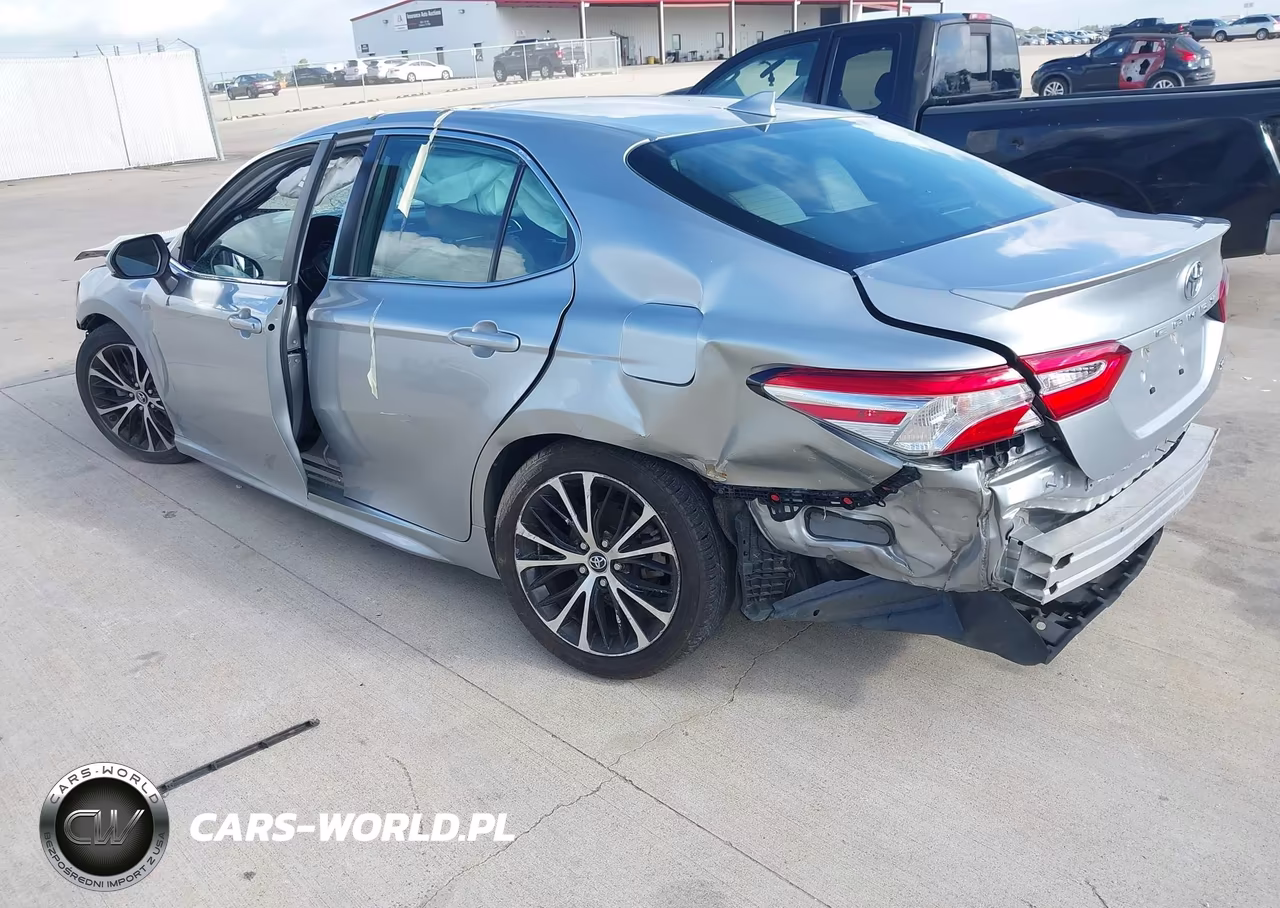 2020 Toyota Camry Se VIN:4T1G11AK0LU306884 - 3
