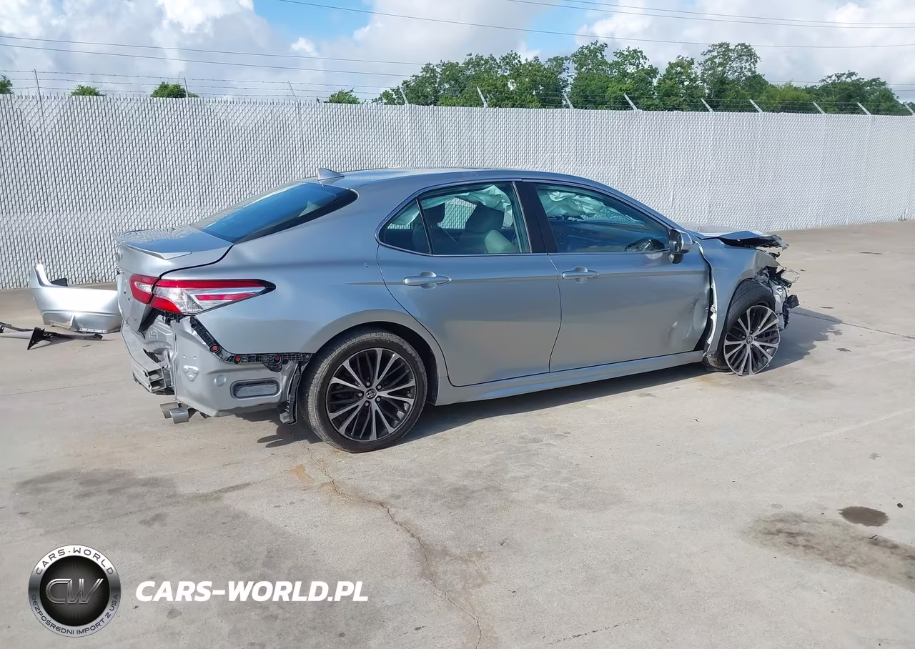 2020 Toyota Camry Se VIN:4T1G11AK0LU306884 - 4