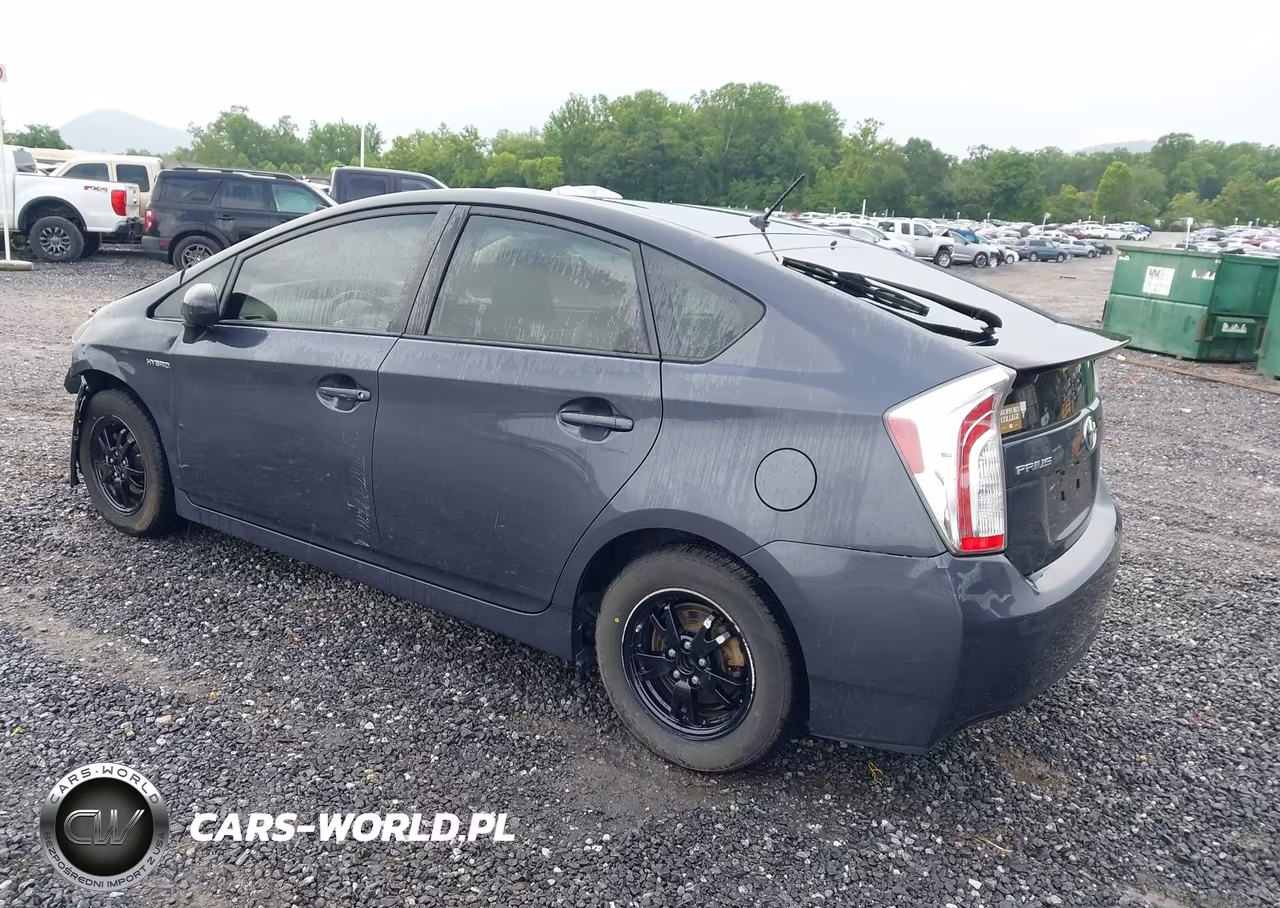 2015 Toyota Prius Two VIN:JTDKN3DU8F1991105 - 3