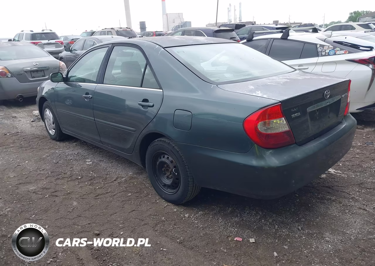 2002 Toyota Camry Le VIN:4T1BE32K32U525166 - 3