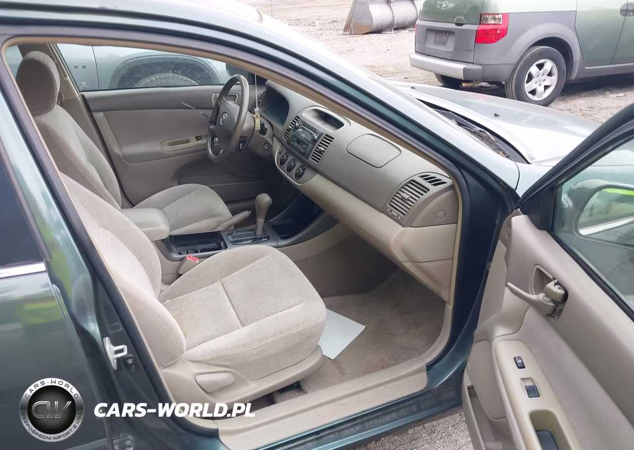 2002 Toyota Camry Le VIN:4T1BE32K32U525166 - 5