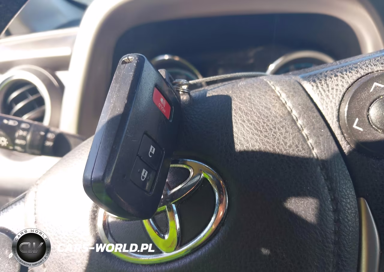 2017 Toyota Rav4 Hybrid Xle VIN:JTMRJREV6HD137302 - 11