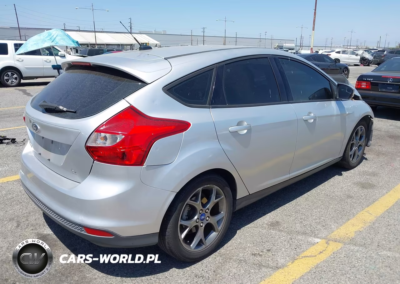 2013 Ford Focus Se VIN:1FADP3K23DL227707 - 4