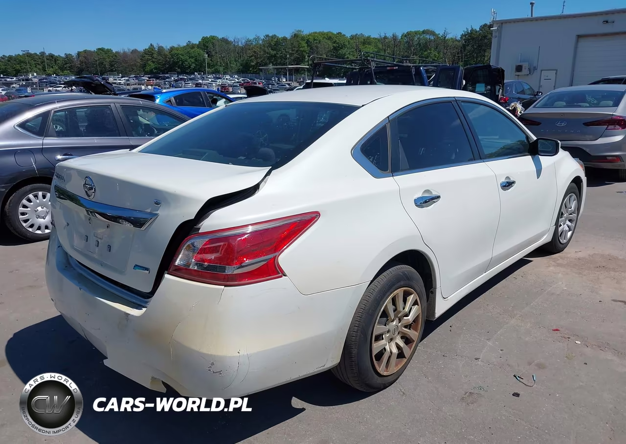 2013 Nissan Altima 2.5 S VIN:1N4AL3AP9DN558064 - 4
