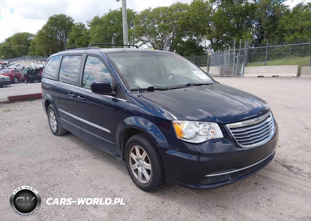 2012 Chrysler Town & Country Touring – zdjęcie 1 z 17