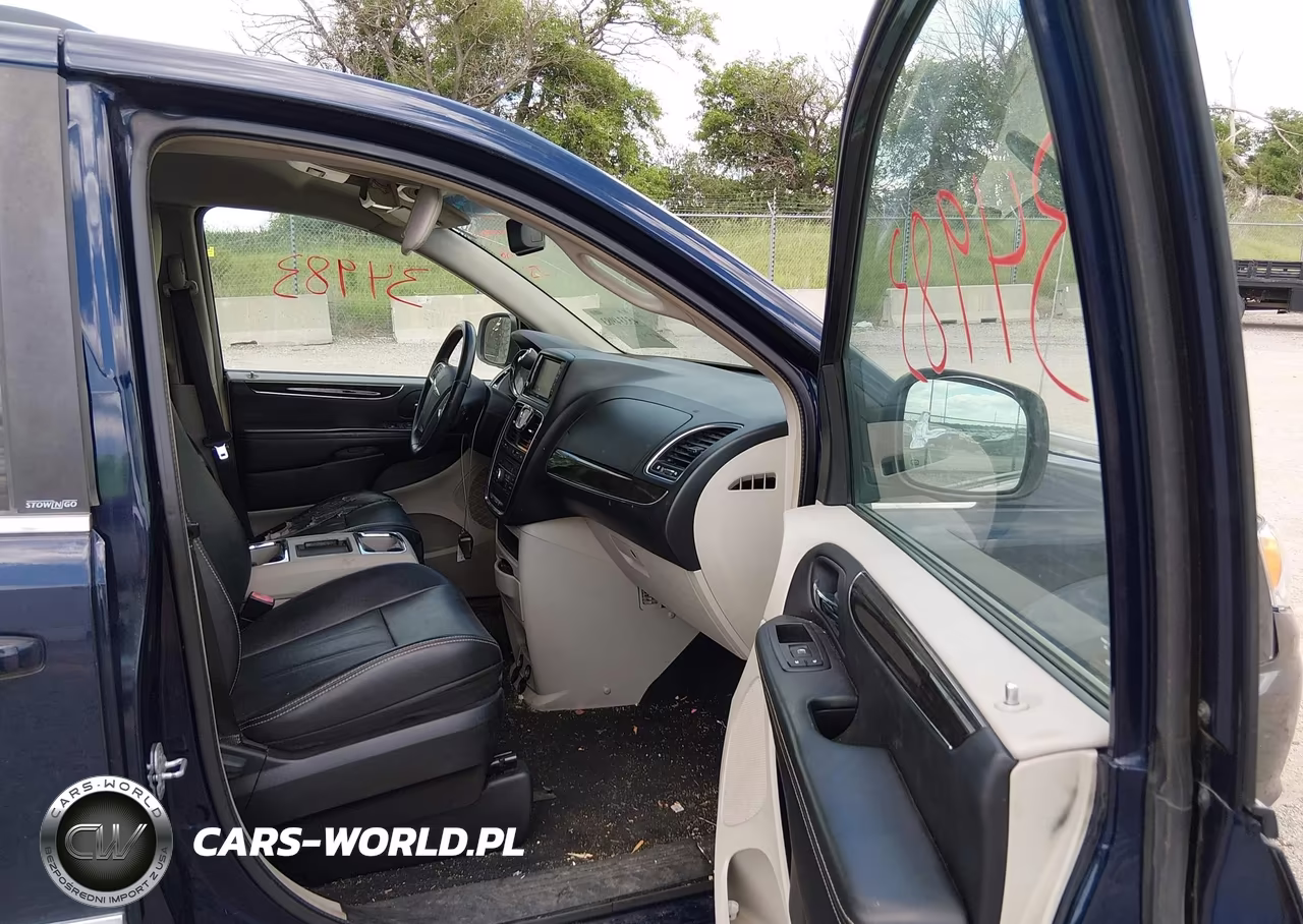 2012 Chrysler Town & Country Touring VIN:2C4RC1BG3CR410977 - 5