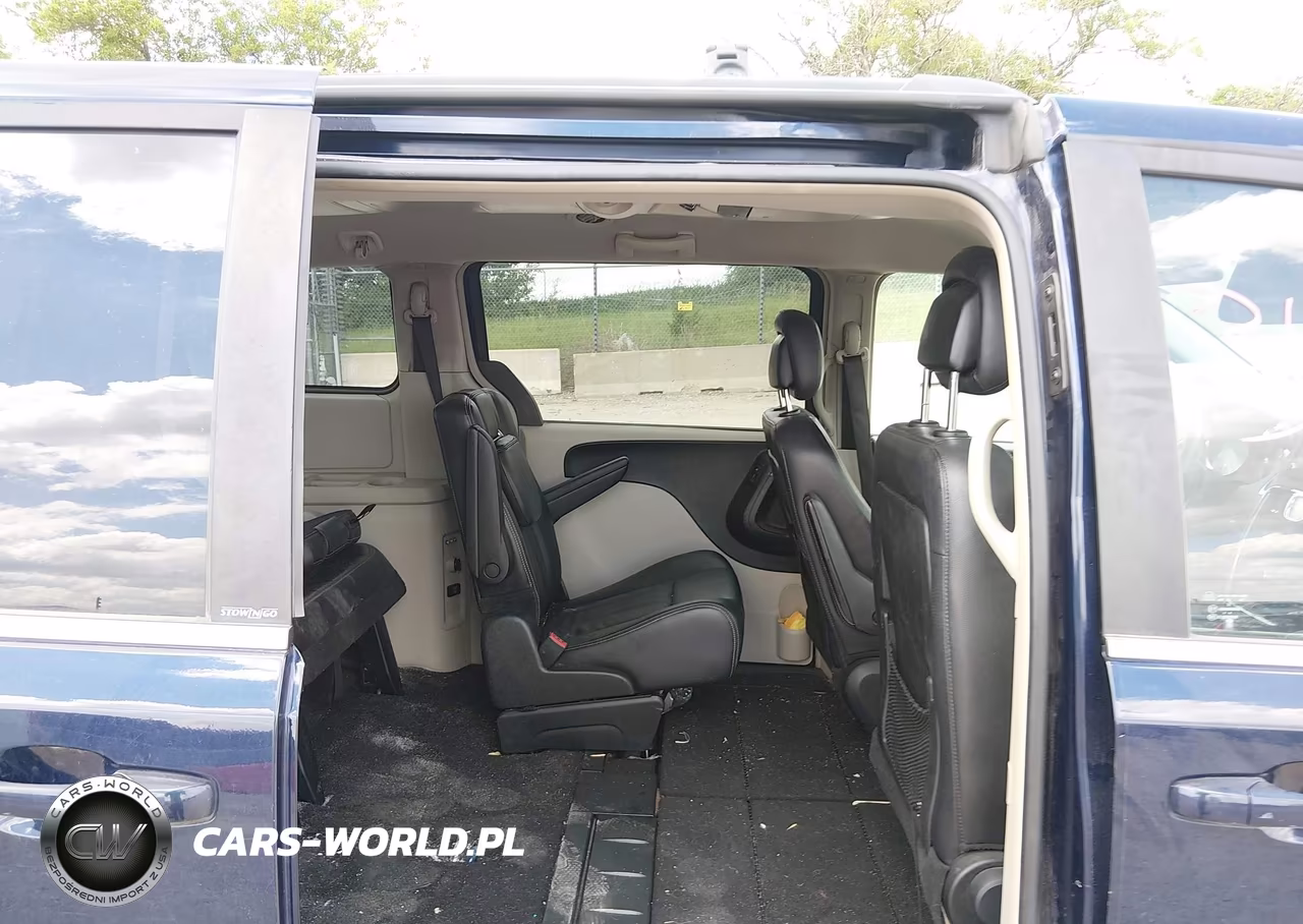 2012 Chrysler Town & Country Touring VIN:2C4RC1BG3CR410977 - 8