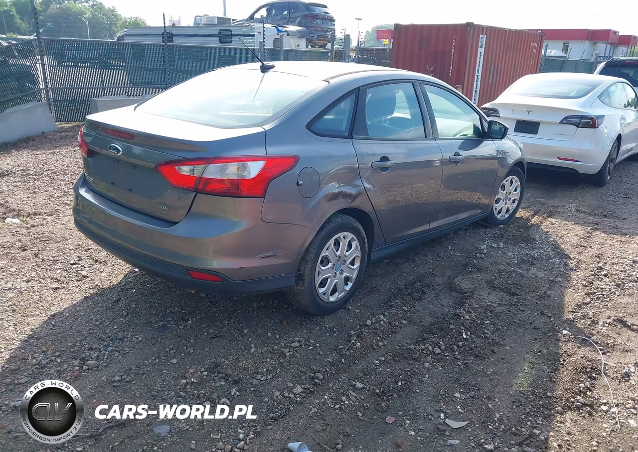 2012 Ford Focus Se VIN:1FAHP3F21CL164245 - 4