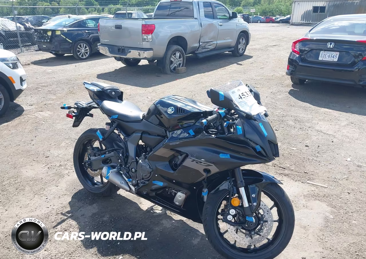 2025 Yamaha Yzfr7